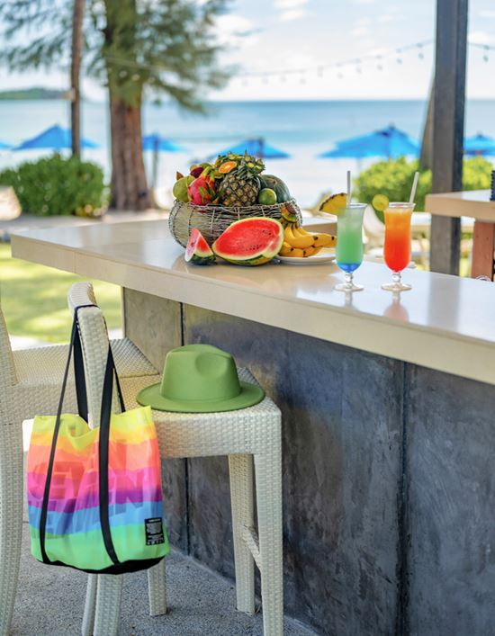 BEACH BAR