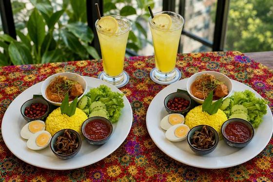 60th Anniversary - Nasi Royale Chicken Rendang - 檳城遨舍喬治市酒店